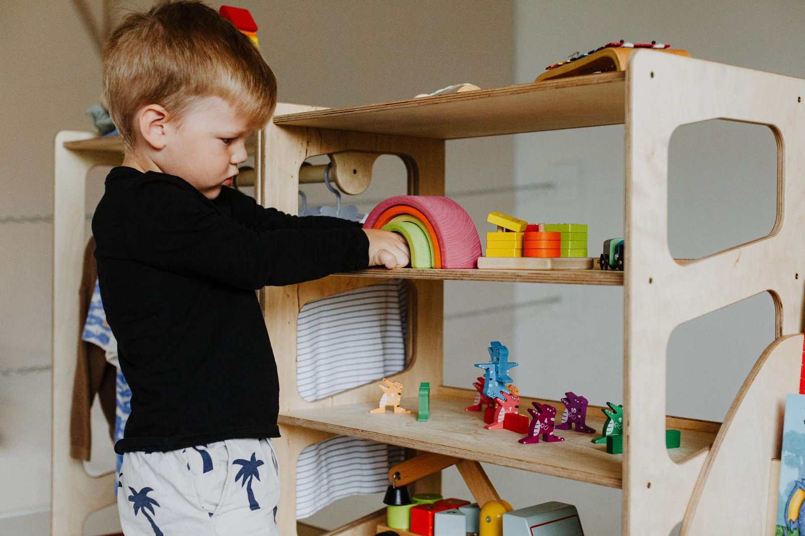 Montessori Toy Rotation: How to Keep Your Child Engaged and Focused
