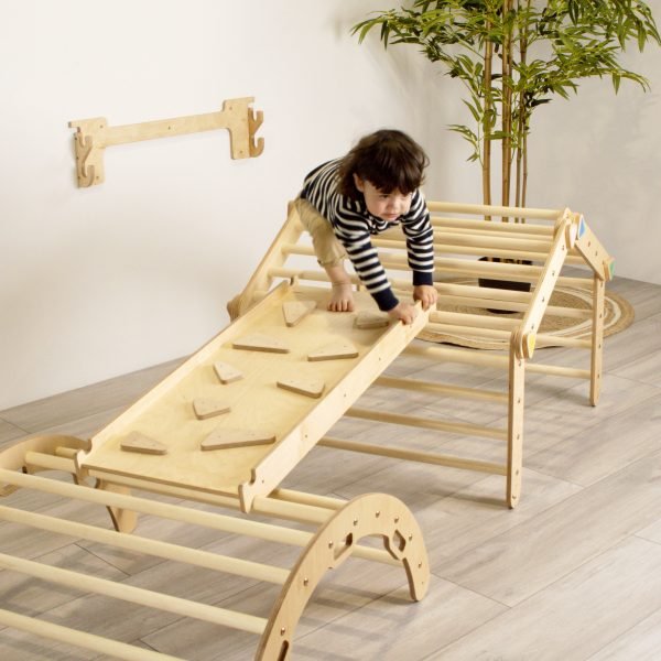 Pikler triangle climber